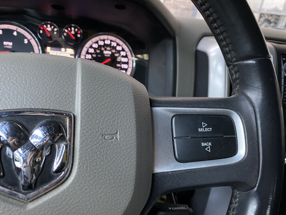 Dodge RAM 1500 5.7 V8 4x4 Quad Cab 6'4 Pick-Up 2011