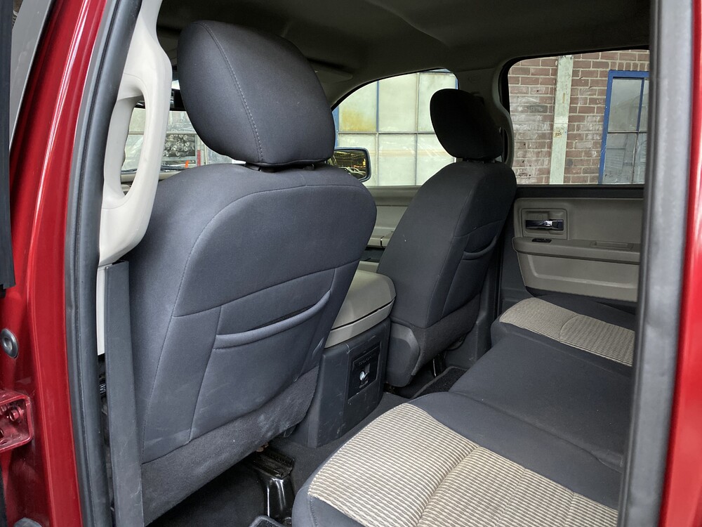 Dodge RAM 1500 5.7 V8 4x4 Quad Cab 6'4 Pick-Up 2011