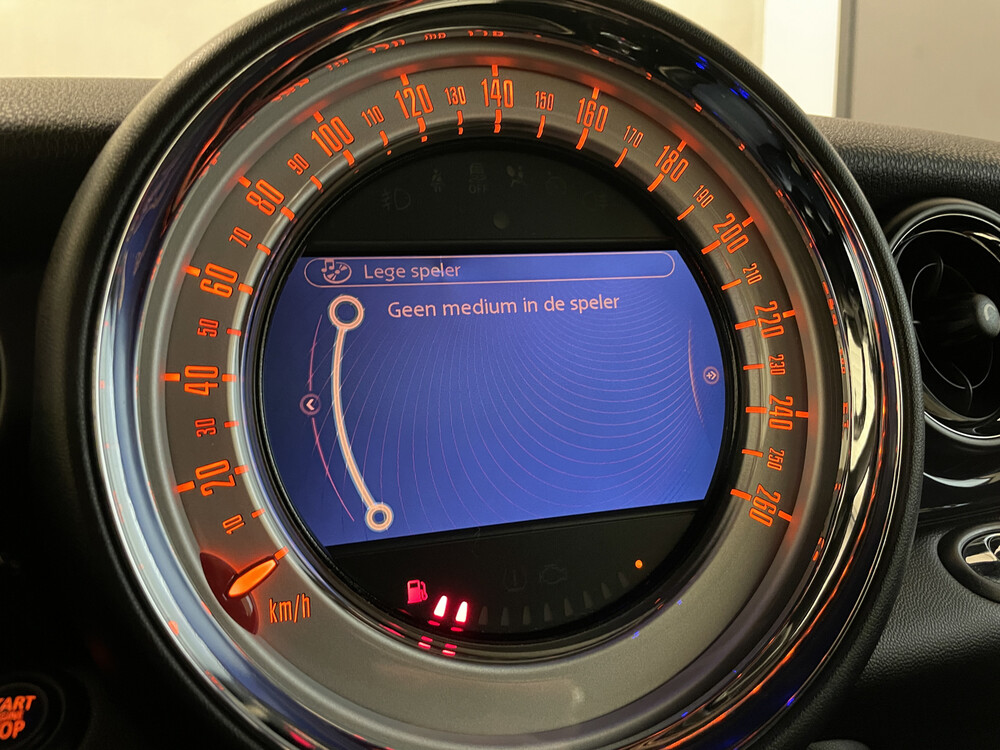 Mini Cooper Chili Cabriolet 122PS 2011, 38-PFG-4