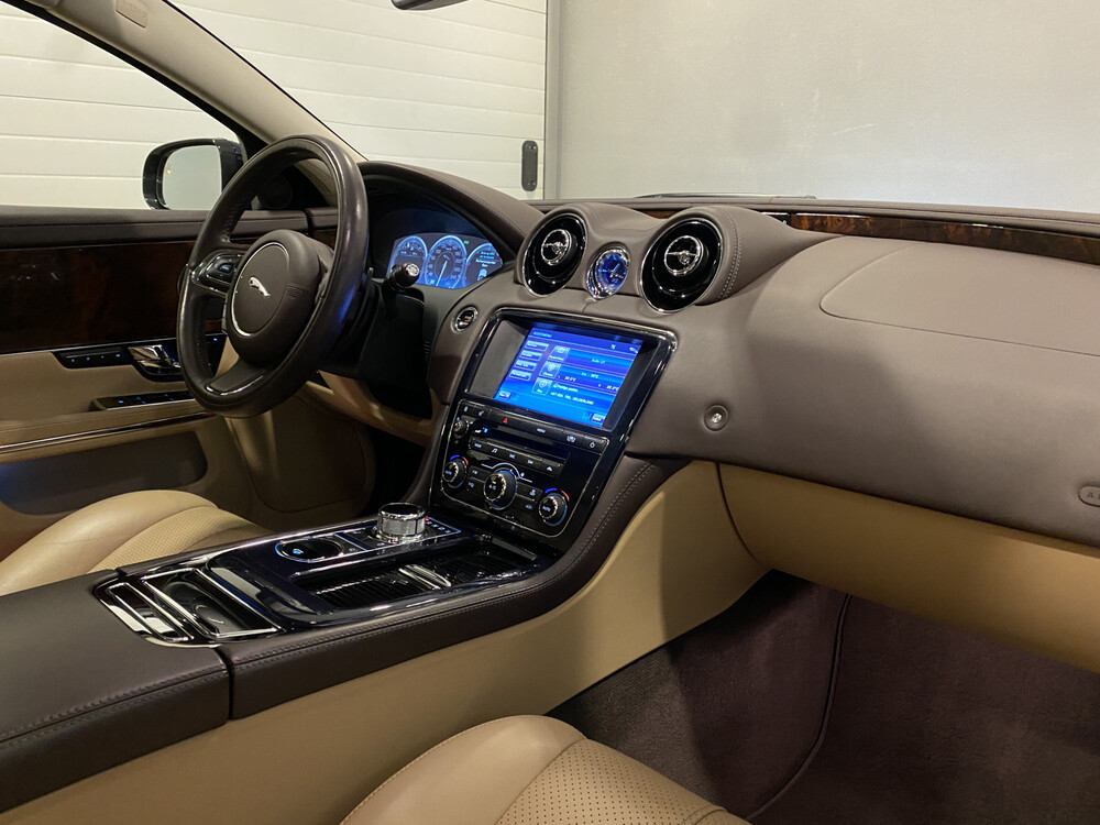 Jaguar XJ 3.0 V6D Premium Luxus LWB 275PS 2012, 83-XGR-2