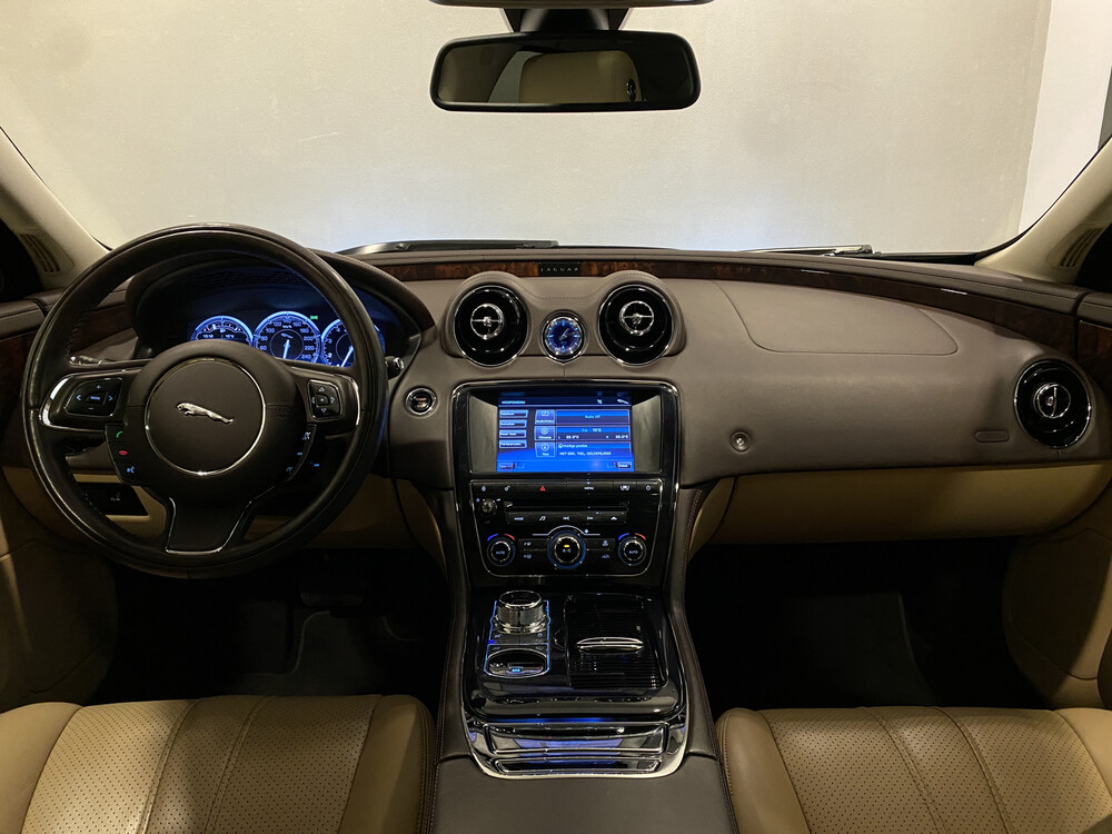 Jaguar XJ 3.0 V6D Premium Luxus LWB 275PS 2012, 83-XGR-2