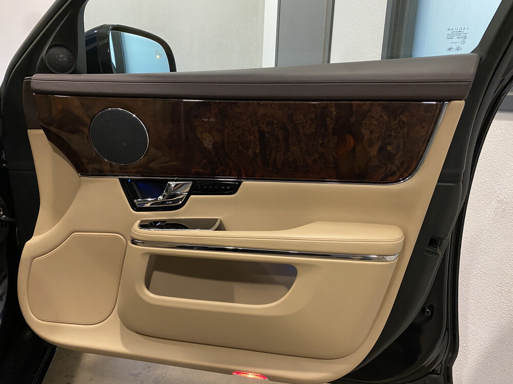 Jaguar XJ 3.0 V6D Premium Luxus LWB 275PS 2012, 83-XGR-2