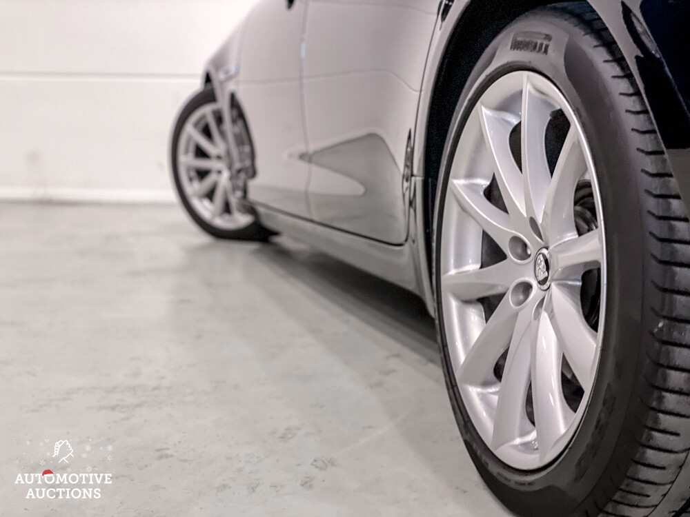 Jaguar XJ 3.0 V6D Premium Luxus LWB 275PS 2012, 83-XGR-2