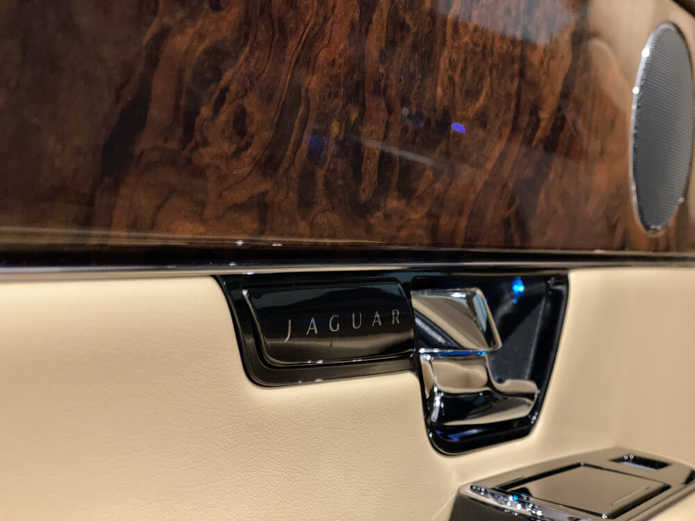 Jaguar XJ 3.0 V6D Premium Luxus LWB 275PS 2012, 83-XGR-2