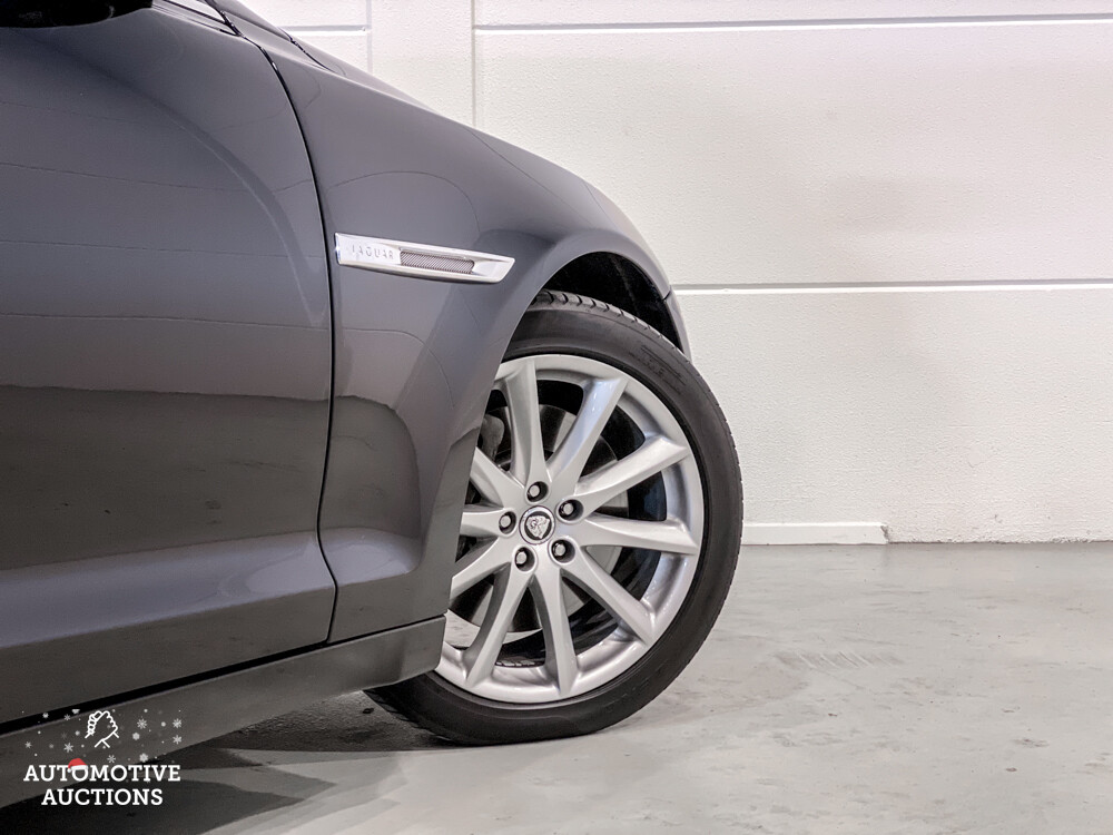 Jaguar XJ 3.0 V6D Premium Luxus LWB 275PS 2012, 83-XGR-2