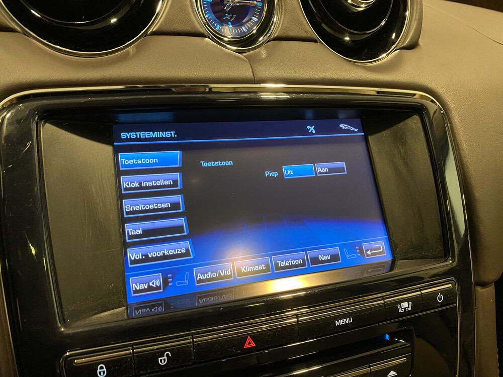 Jaguar XJ 3.0 V6D Premium Luxus LWB 275PS 2012, 83-XGR-2