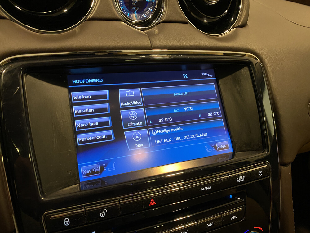 Jaguar XJ 3.0 V6D Premium Luxus LWB 275PS 2012, 83-XGR-2