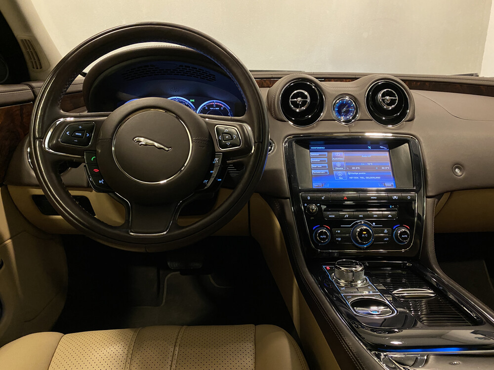 Jaguar XJ 3.0 V6D Premium Luxus LWB 275PS 2012, 83-XGR-2