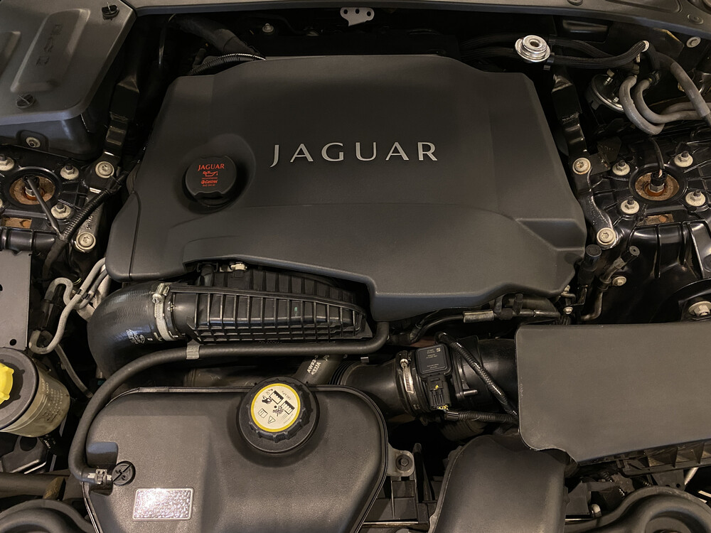 Jaguar XJ 3.0 V6D Premium Luxus LWB 275PS 2012, 83-XGR-2