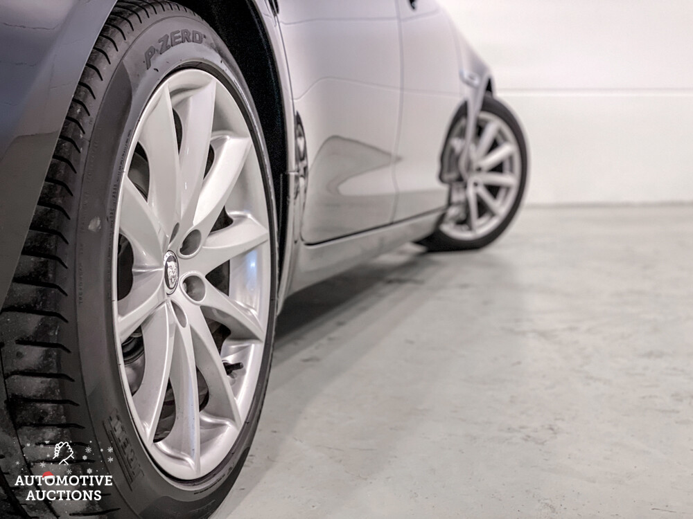 Jaguar XJ 3.0 V6D Premium Luxus LWB 275PS 2012, 83-XGR-2