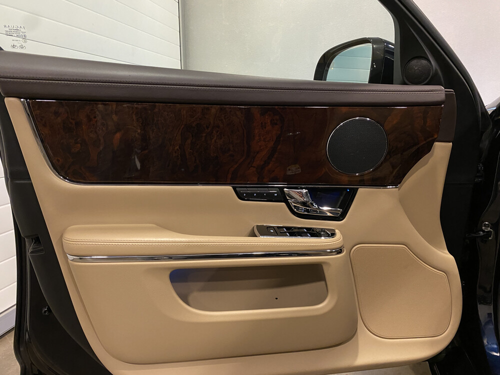 Jaguar XJ 3.0 V6D Premium Luxus LWB 275PS 2012, 83-XGR-2
