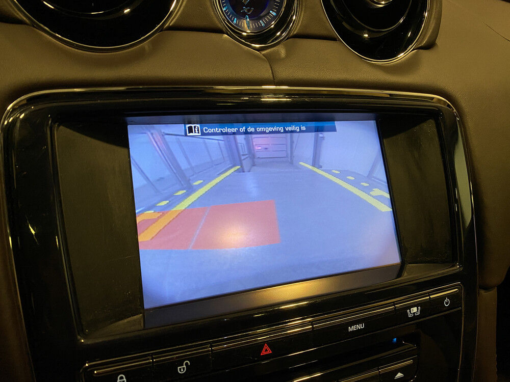 Jaguar XJ 3.0 V6D Premium Luxus LWB 275PS 2012, 83-XGR-2