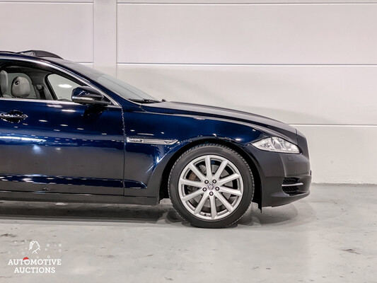 Jaguar XJ 3.0 V6D Premium Luxury LWB 275hp 2012, 83-XGR-2