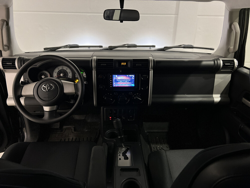 Toyota FJ Cruiser 4.0 V6 242hp 2007, J-761-XS