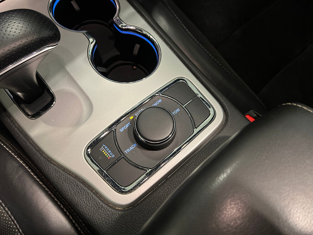 Jeep Grand Cherokee SRT 6.4 V8 Hemi 468hp 2015, XV-842-J