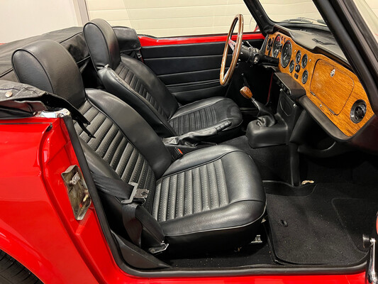 Triumph TR6 Soft Top 169hp 1975, 18-YB-18