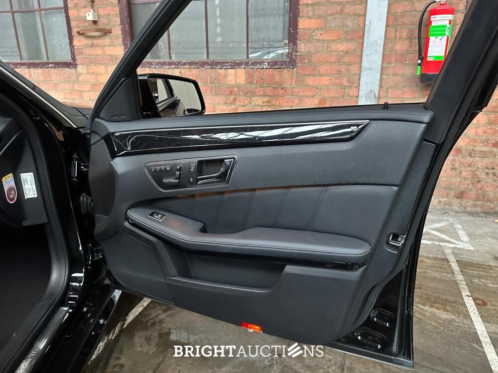 Mercedes-Benz E500 AMG 5.5 V8 388pk 2010 E-Klasse Youngtimer