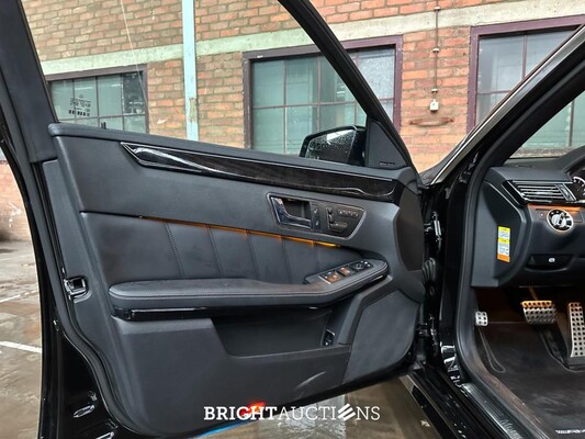 Mercedes-Benz E500 AMG 5.5 V8 388pk 2010 E-Klasse Youngtimer
