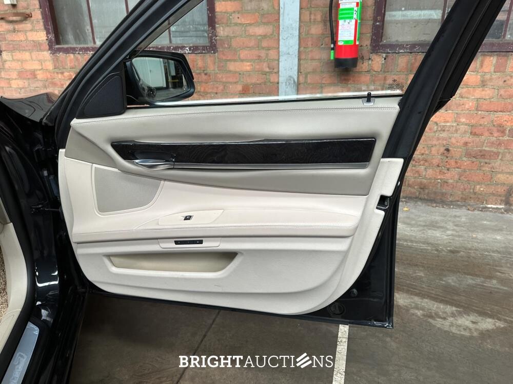 BMW ActiveHybrid7 F04 4.4 V8 465pk 2011