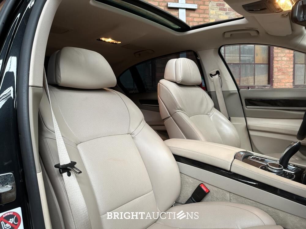 BMW ActiveHybrid7 F04 4.4 V8 465pk 2011