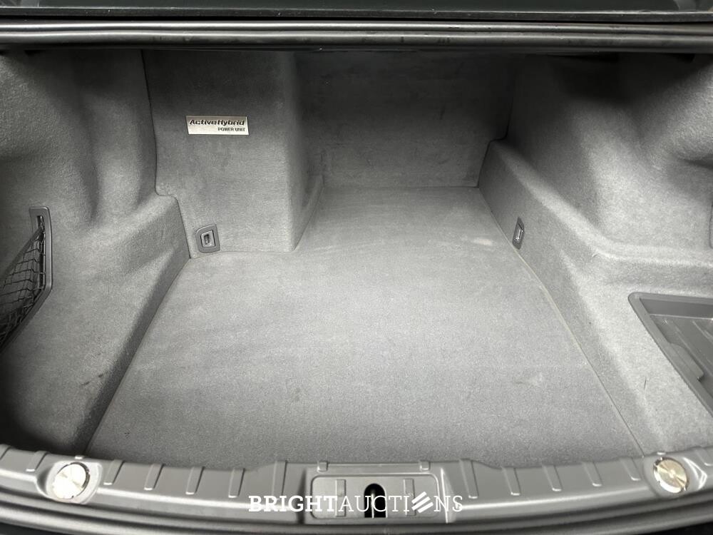 BMW ActiveHybrid7 F04 4.4 V8 465pk 2011