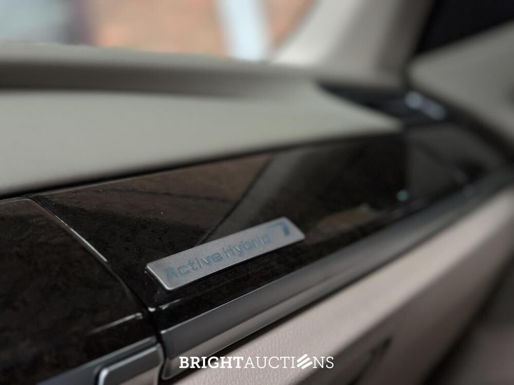 BMW ActiveHybrid7 F04 4.4 V8 465pk 2011