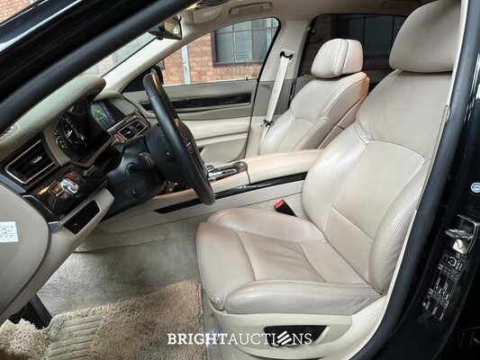 BMW ActiveHybrid7 F04 4.4 V8 465pk 2011