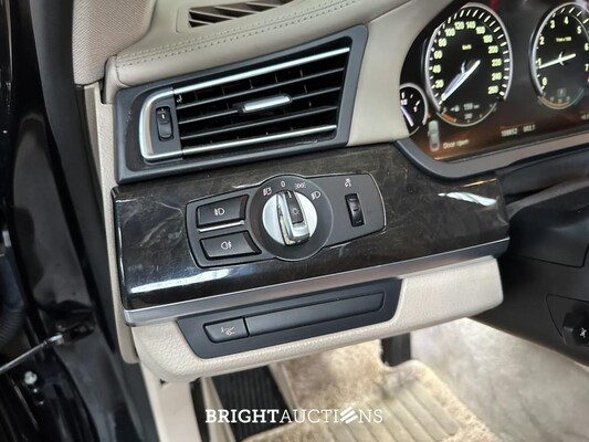 BMW ActiveHybrid7 F04 4.4 V8 465pk 2011