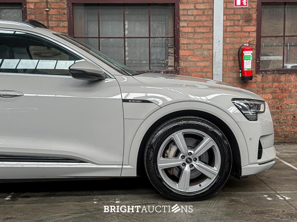Audi e-tron 55 quattro Business edition Plus 95 kWh 408pk 2020 (Origineel-NL+1e eigenaar), K-706-KJ
