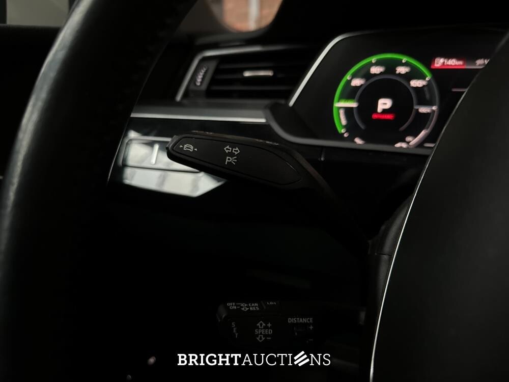 Audi e-tron 55 quattro Business edition Plus 95 kWh 408pk 2020 (Origineel-NL+1e eigenaar), K-706-KJ