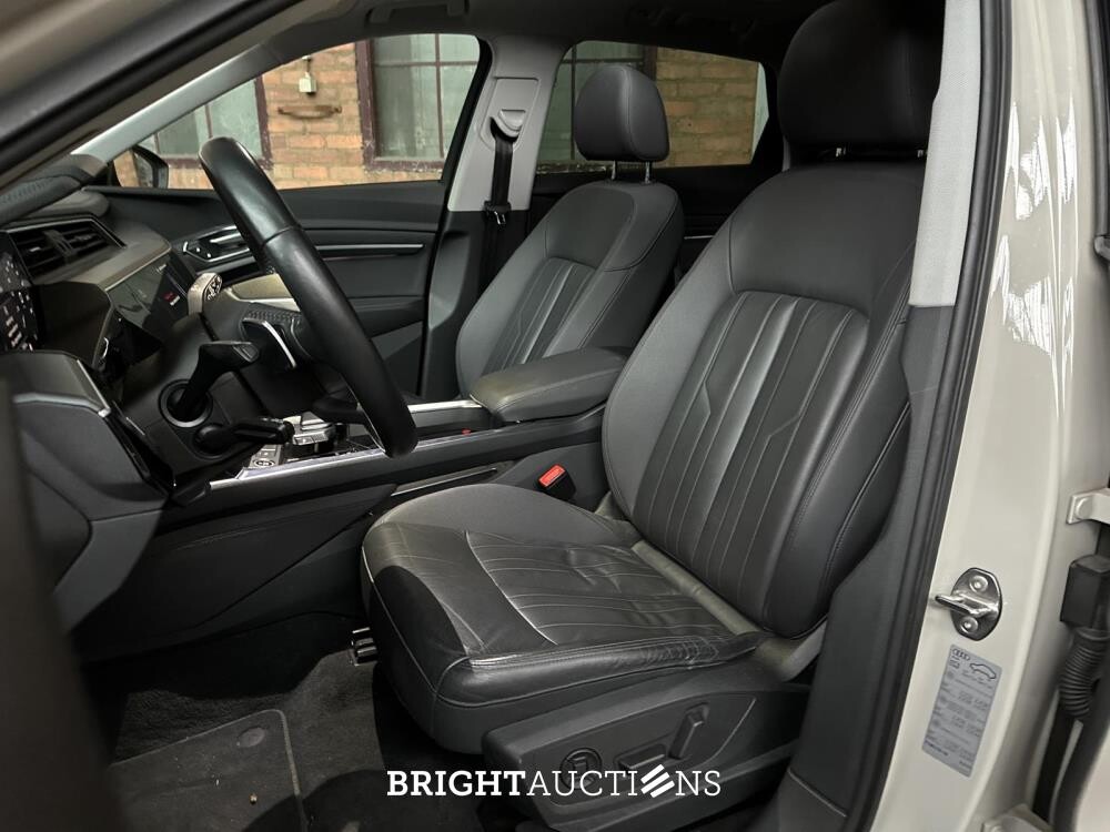 Audi e-tron 55 quattro Business edition Plus 95 kWh 408pk 2020 (Origineel-NL+1e eigenaar), K-706-KJ