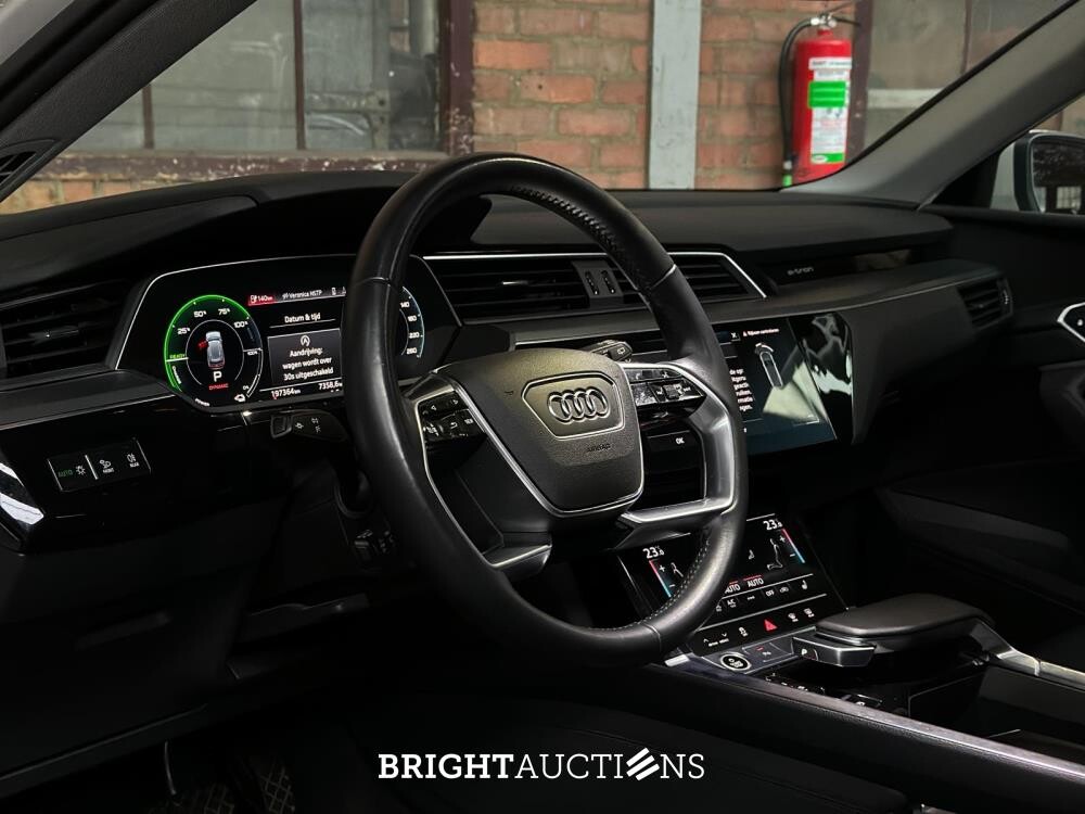 Audi e-tron 55 quattro Business edition Plus 95 kWh 408pk 2020 (Origineel-NL+1e eigenaar), K-706-KJ
