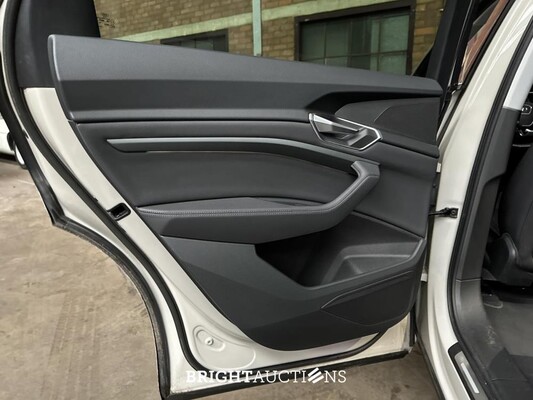 Audi e-tron 55 quattro Business edition Plus 95 kWh 408pk 2020 (Origineel-NL+1e eigenaar), K-706-KJ