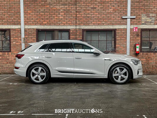 Audi e-tron 55 quattro Business edition Plus 95 kWh 408pk 2020 (Origineel-NL+1e eigenaar), K-706-KJ