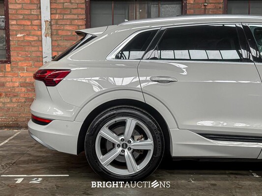 Audi e-tron 55 quattro Business edition Plus 95 kWh 408pk 2020 (Origineel-NL+1e eigenaar), K-706-KJ