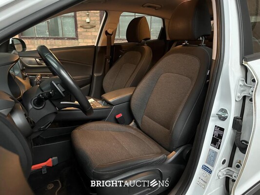 Hyundai Kona EV Comfort 64 kWh 204pk 2020 (Origineel-NL+1e eigenaar), J-474-XX