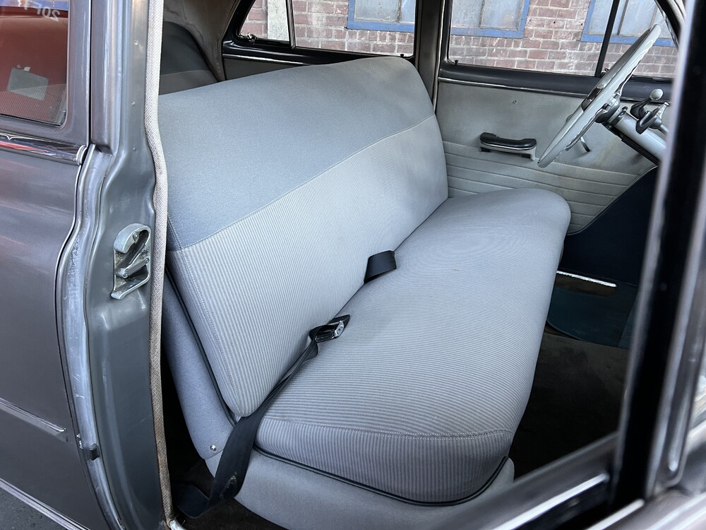 Chevrolet Deluxe Powerglide 1951, 32-XL-66.