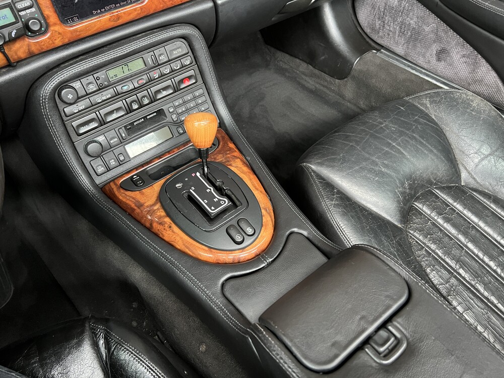 Jaguar XKR 4.0 V8 Cabriolet 294 PS 2000, 41-JXB-2.