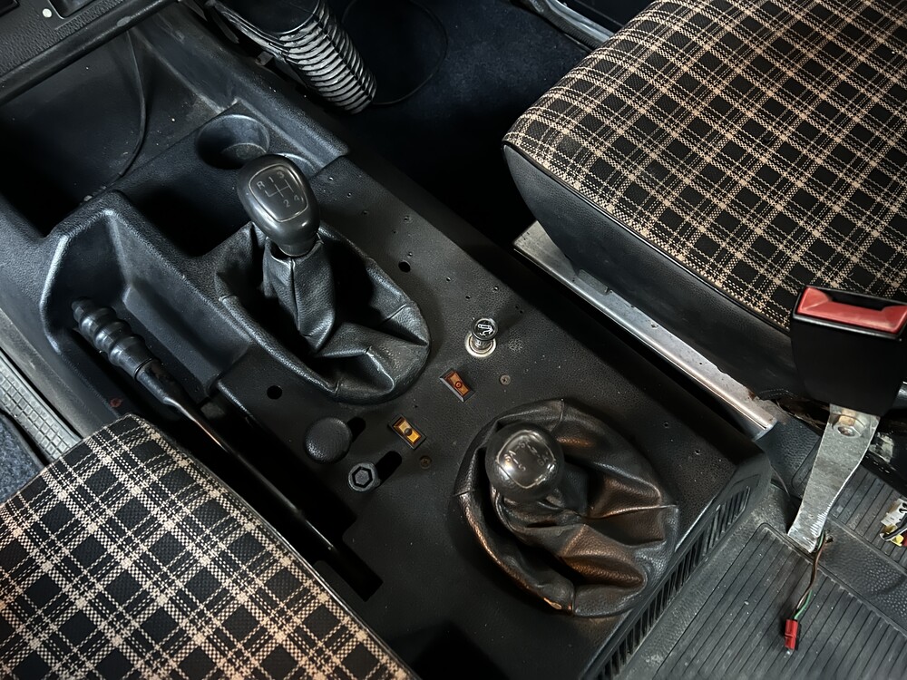 Mercedes-Benz 300GD Turbo Barndoors G-Klasse 125 PS 1980, P-061-DS.