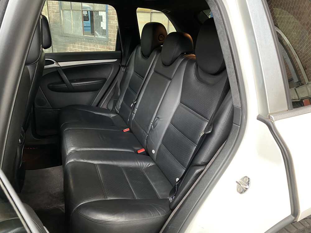 Porsche Cayenne Turbo 4.8 V8 500hp 2007 -YOUNGTIMER-.