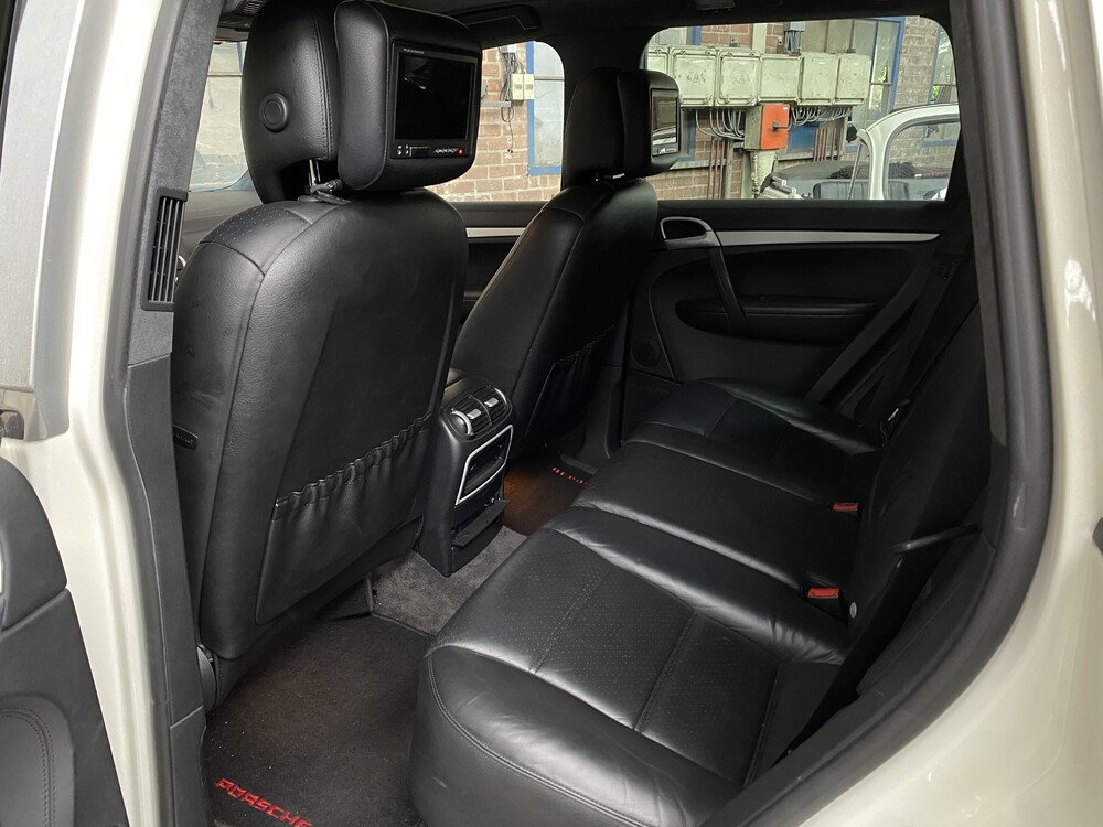 Porsche Cayenne Turbo 4.8 V8 500hp 2007 -YOUNGTIMER-.