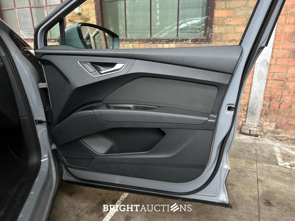 Audi Q4 e-tron 35 Launch edition 55 kWh 170pk 2021 (Origineel-NL+1e eigenaar), N-924-PK