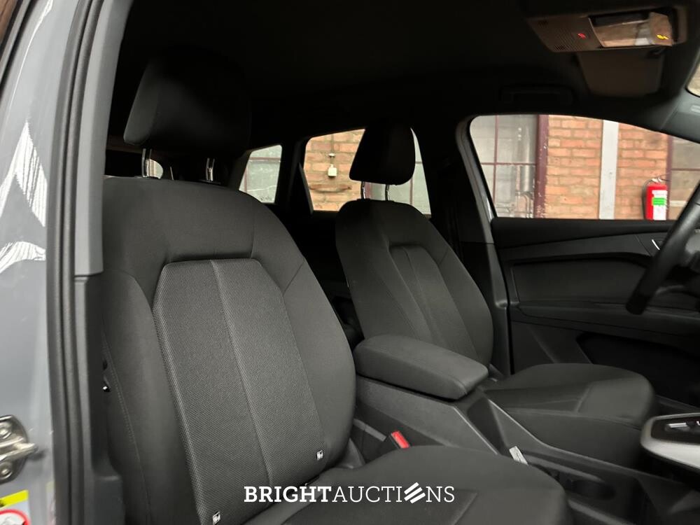 Audi Q4 e-tron 35 Launch edition 55 kWh 170pk 2021 (Origineel-NL+1e eigenaar), N-924-PK