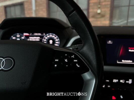 Audi Q4 e-tron 35 Launch edition 55 kWh 170pk 2021 (Origineel-NL+1e eigenaar), N-924-PK
