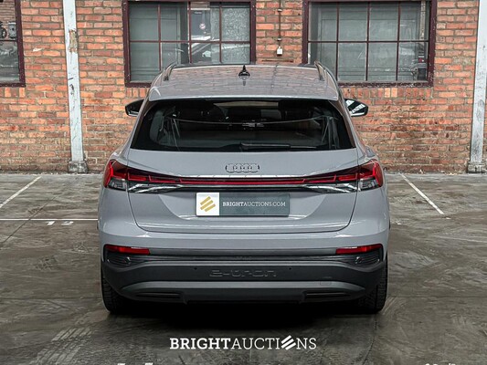 Audi Q4 e-tron 35 Launch edition 55 kWh 170pk 2021 (Origineel-NL+1e eigenaar), N-924-PK