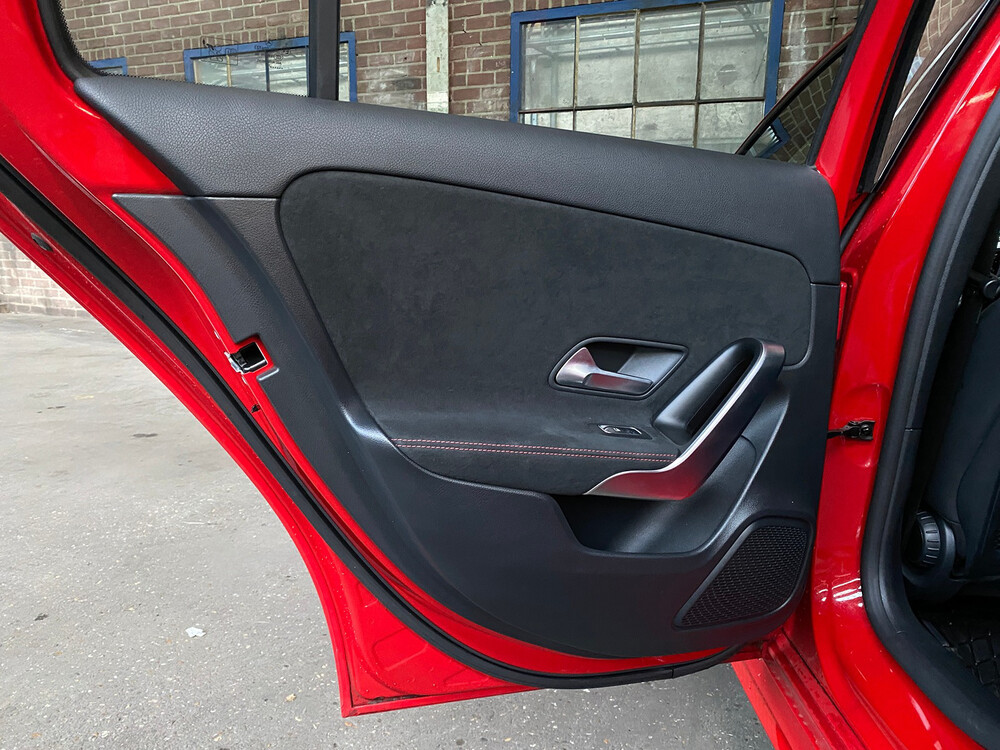 Mercedes-Benz A180 Business Solution AMG Night Upgrade 136pk 2019, XS-253-H