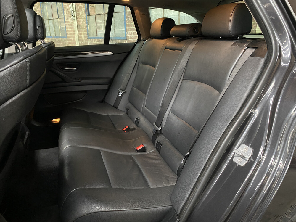 BMW 525d Touring M-Sport 2.0 High Executive 5-serie 218pk 2013, PF-384-H