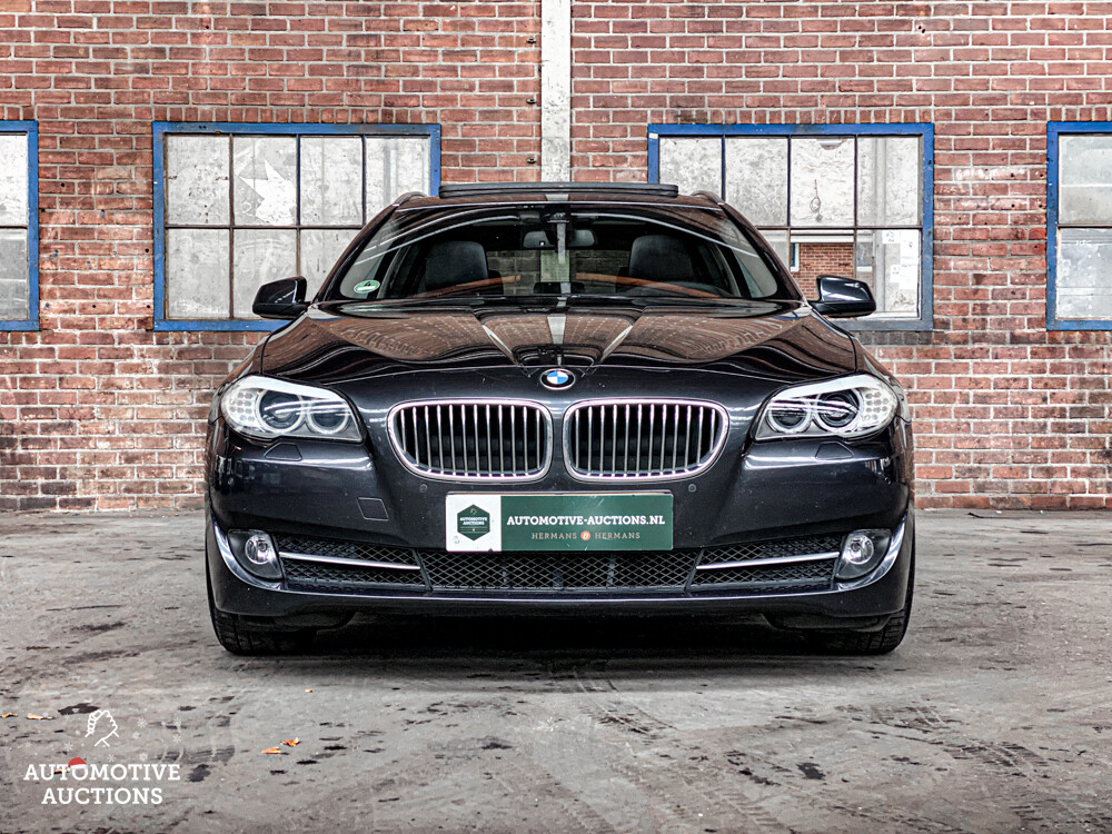 BMW 525d Touring M-Sport 2.0 High Executive 5-serie 218pk 2013, PF-384-H