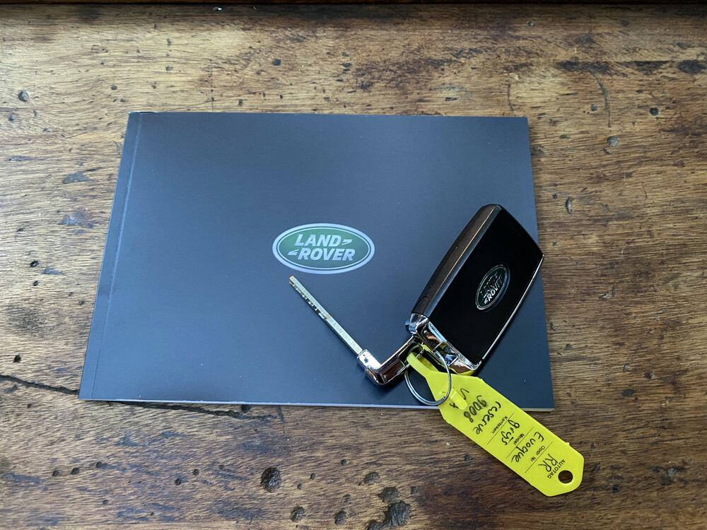 Land Rover Range Rover Evoque P300e Hybrid AWD SE 309pk 2022 -Fabrieksgarantie-