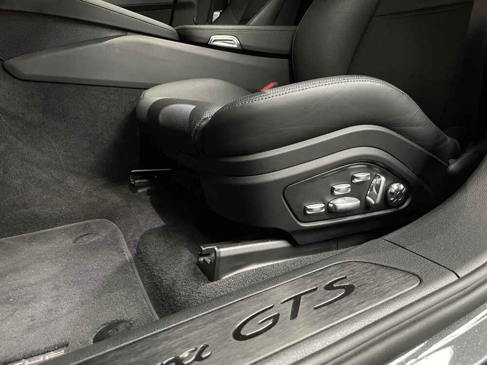 Porsche Panamera GTS Sport Turismo 4.0 V8 Sport Chrono 480PS 2020